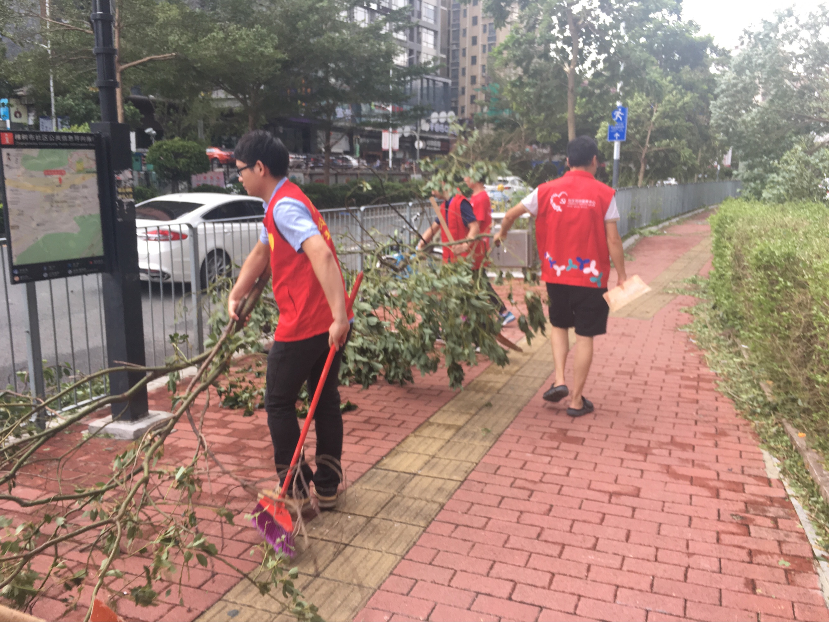 【樟树布党委】助力灾后恢复，党员志愿者一直在路上6.jpg