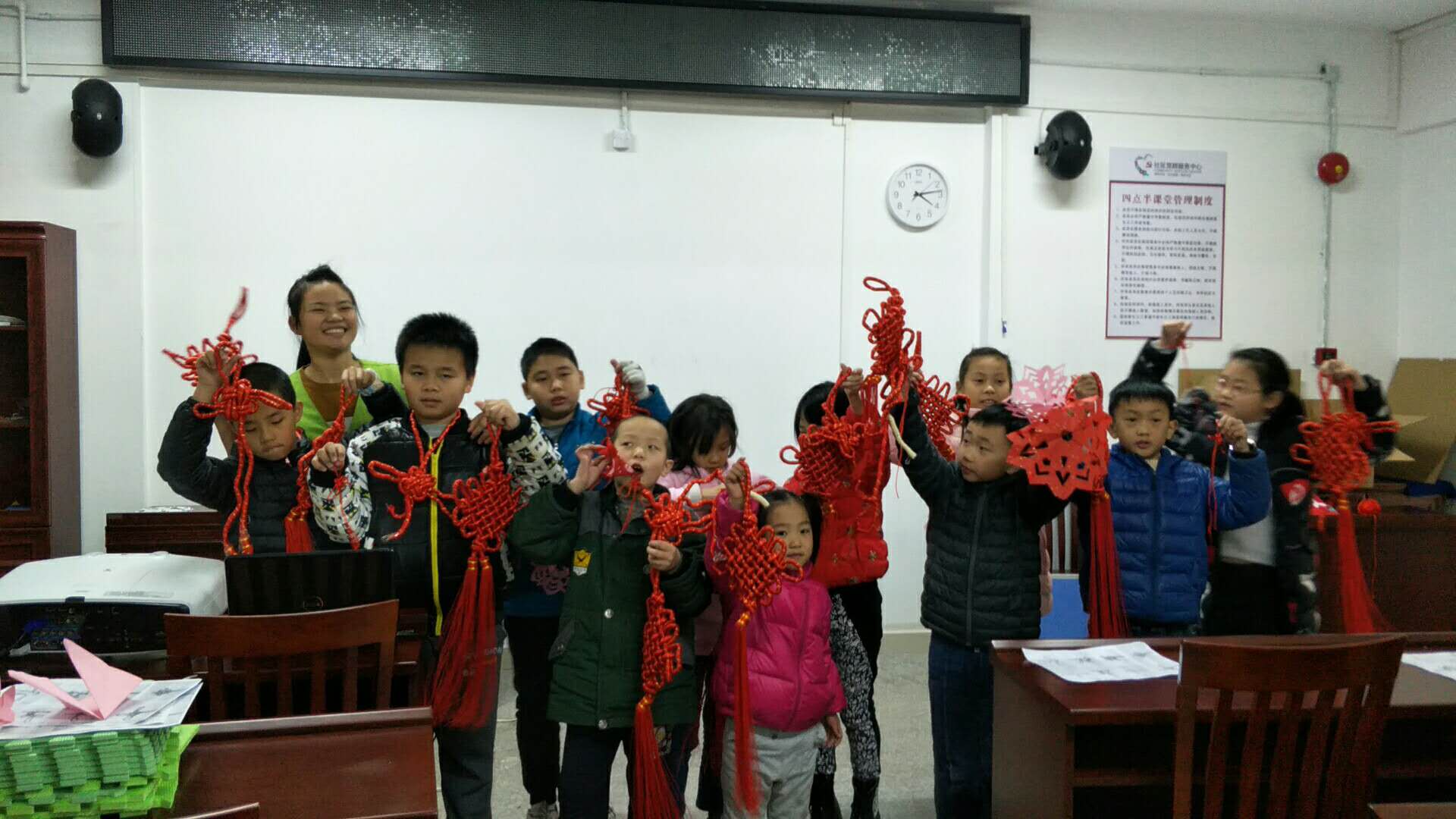 南约社区：少年弘扬传统文化，齐手编织中国结